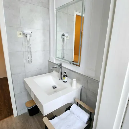 Logis Lafayette France Hotel Rochefort (Charente-Maritime)