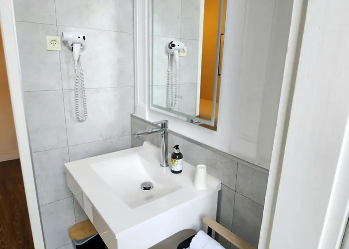 Logis Lafayette France Hotel Rochefort (Charente-Maritime)