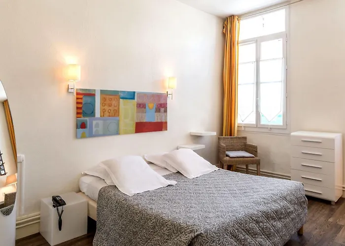 Logis Lafayette France Hotel Rochefort (Charente-Maritime)